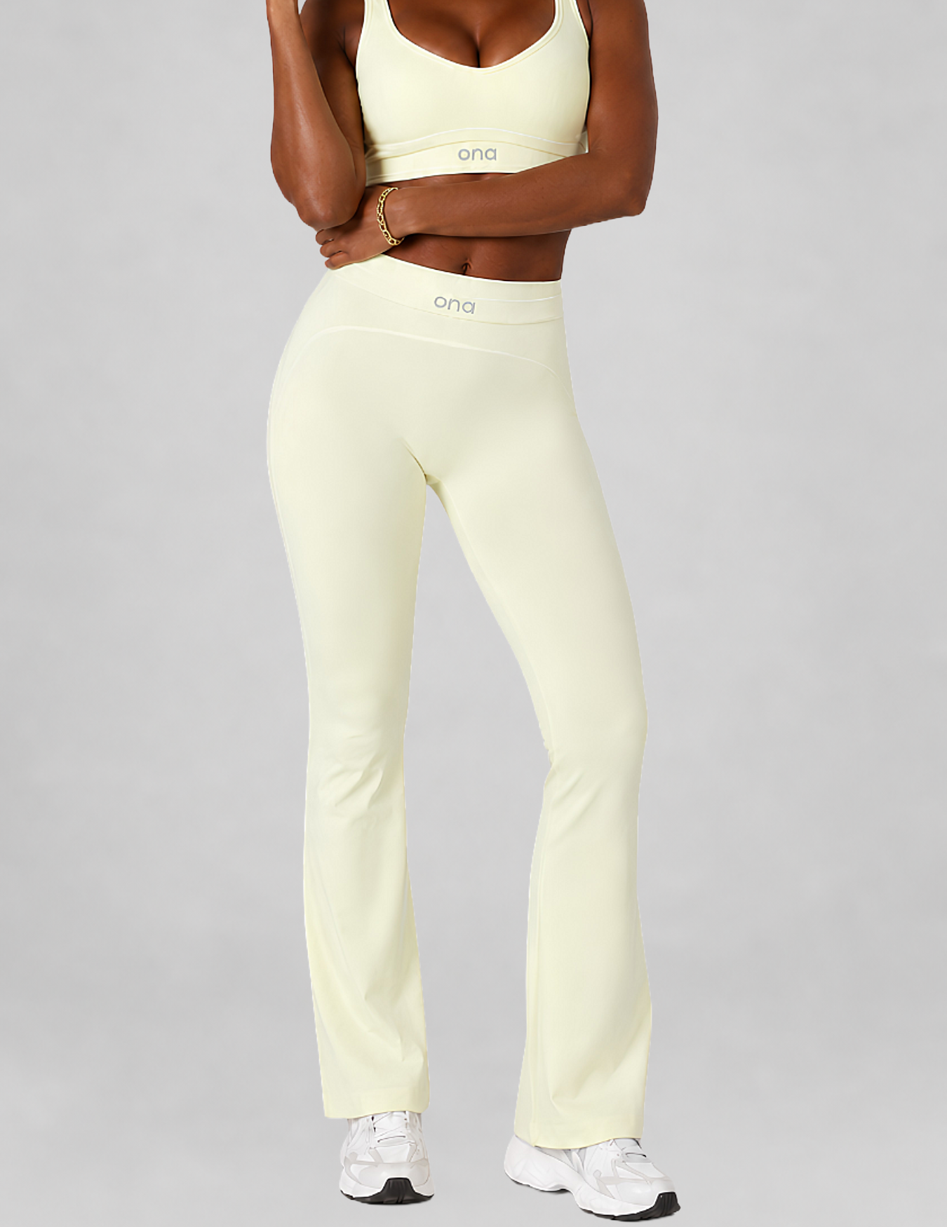Signature Contour Flare Leggings